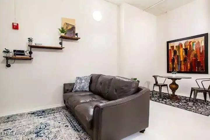 Sterchi-3219623323