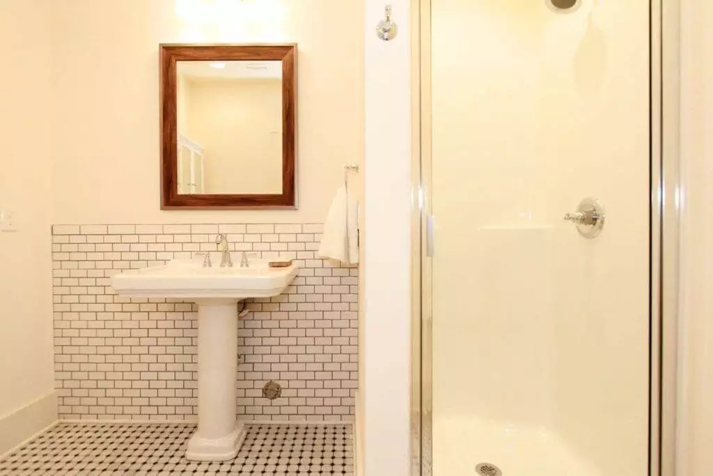 105-Mews-Way-03202625862156