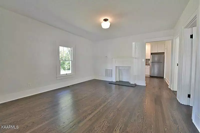 2014-E-Glenwood-Ave-2609288042000000-o