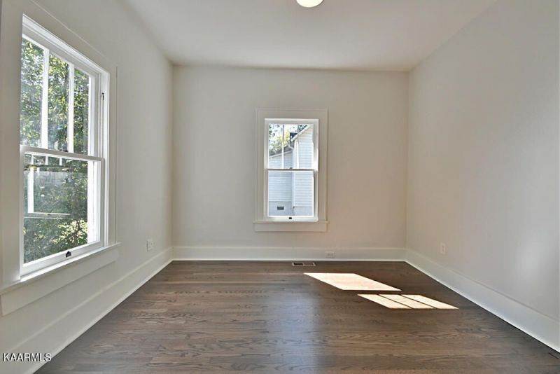 2014-E-Glenwood-Ave-2811294740000000-o