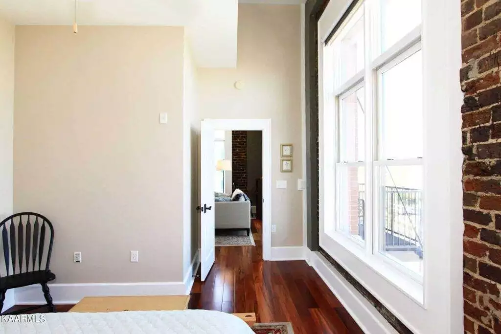 300-Building-301-0826315214