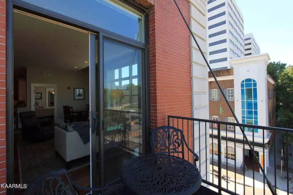 300-Building-301-0831167614