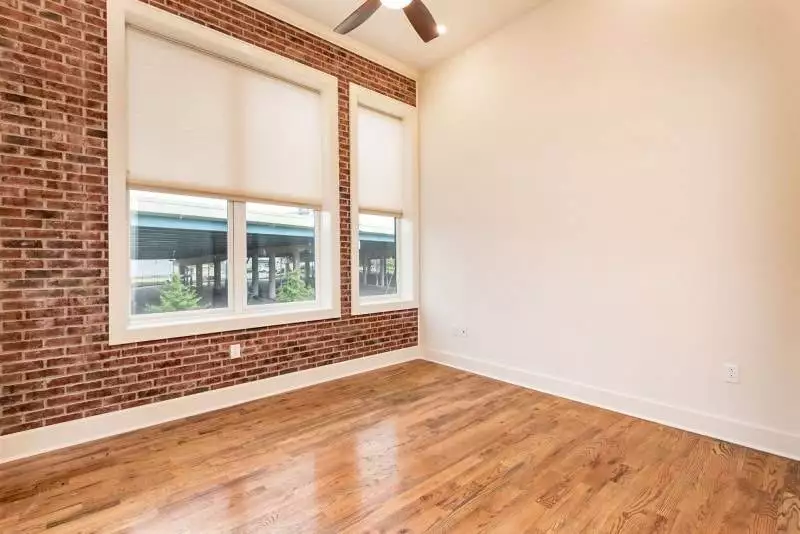 355_Ogden-208_111