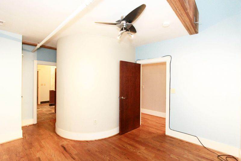 402-S-Gay-St-405-15