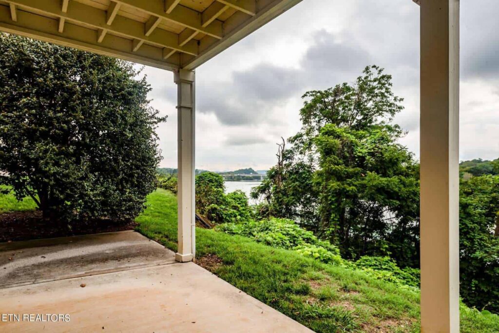 512-Riverfront-3908785523