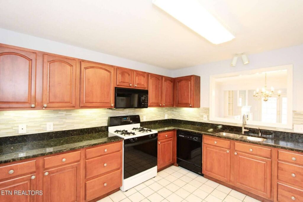 512-Riverfront-4237143207