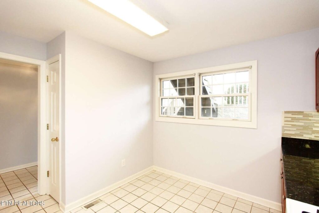 512-Riverfront-4244944098
