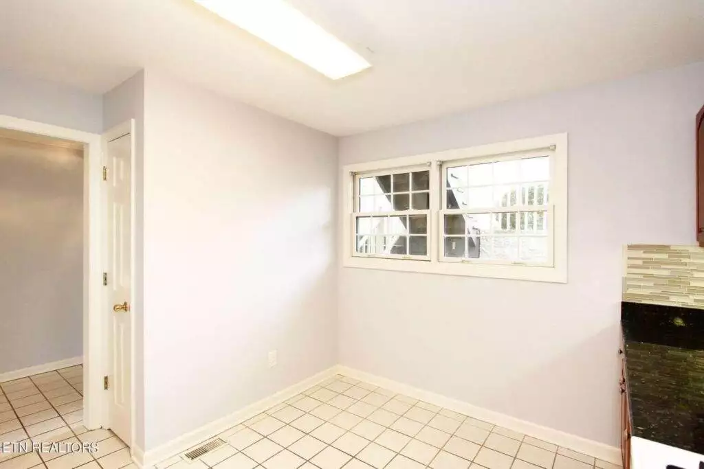512-Riverfront-4244944098