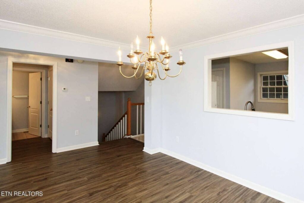 512-Riverfront-4250133524