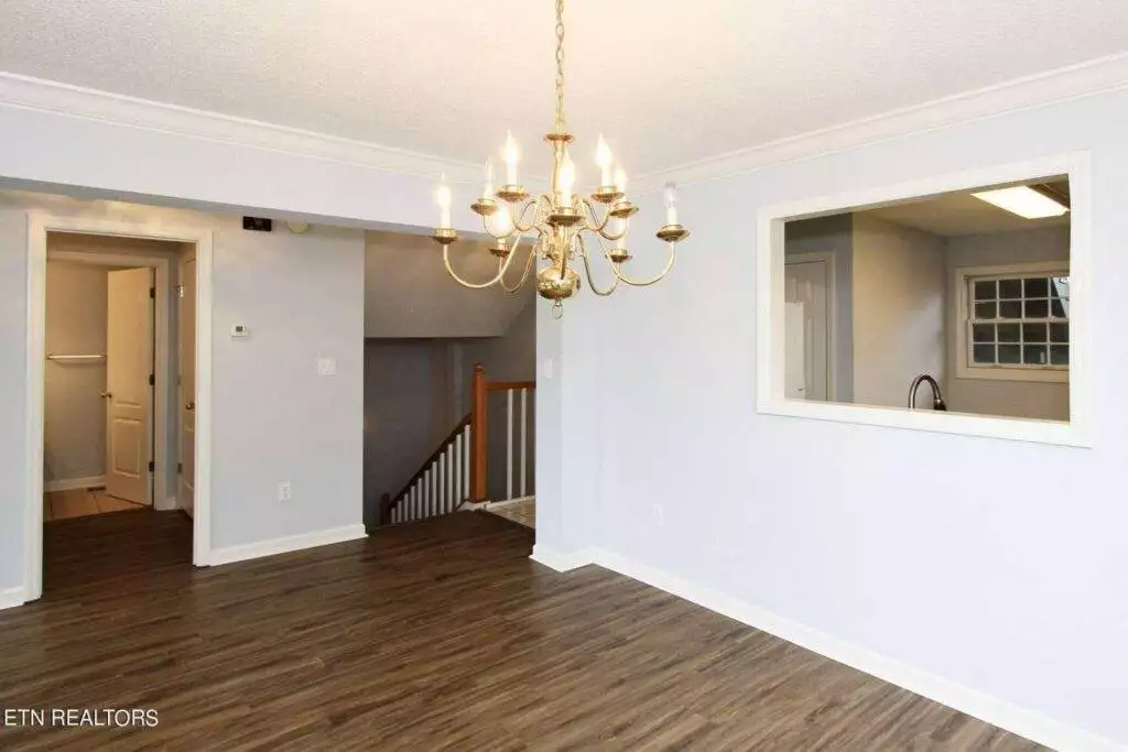 512-Riverfront-4250133524