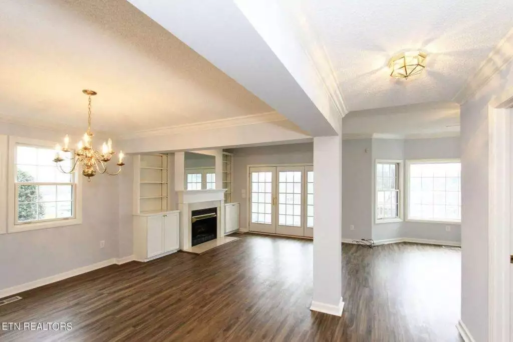 512-Riverfront-4252923945