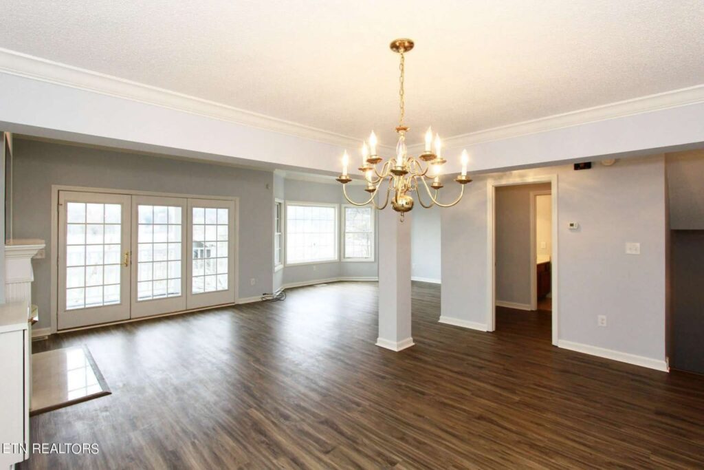 512-Riverfront-4255646246