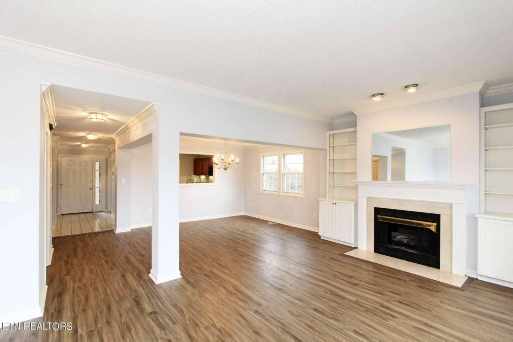 512-Riverfront-4306179634