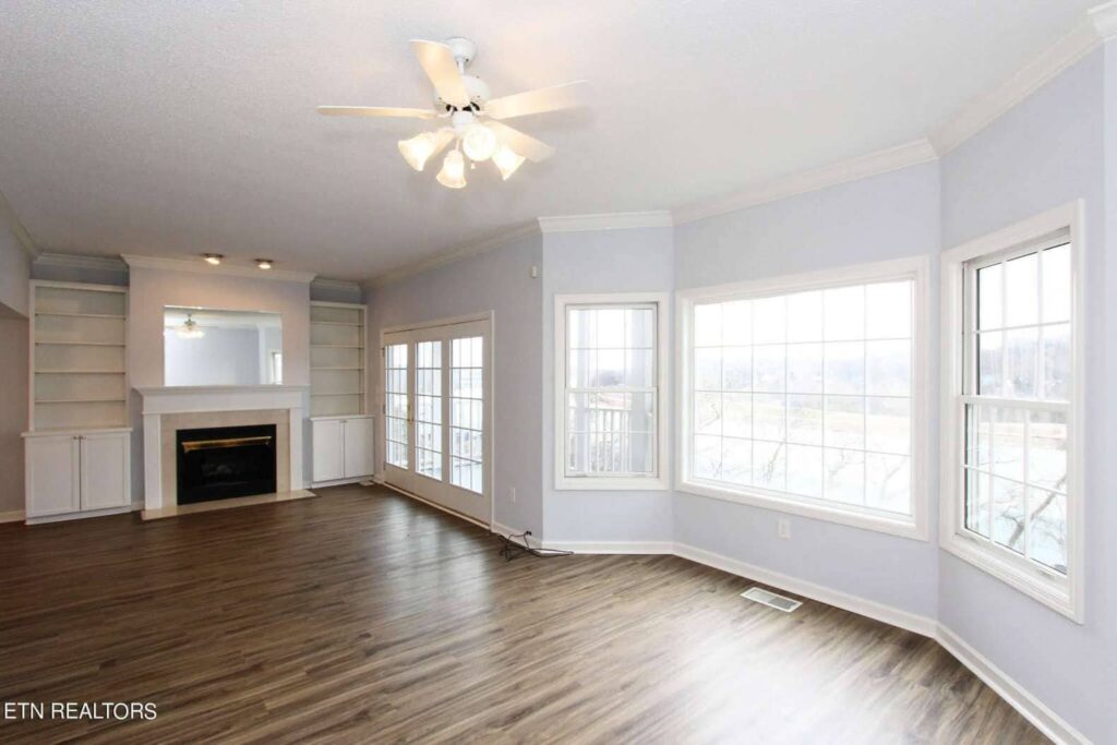 512-Riverfront-4311243053