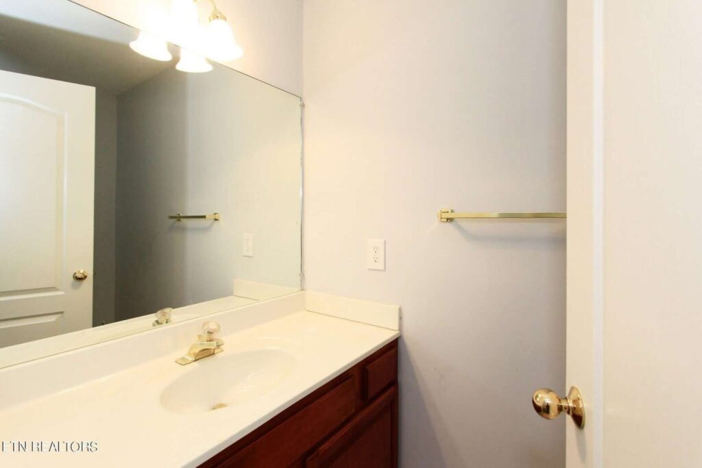 512-Riverfront-4316055828