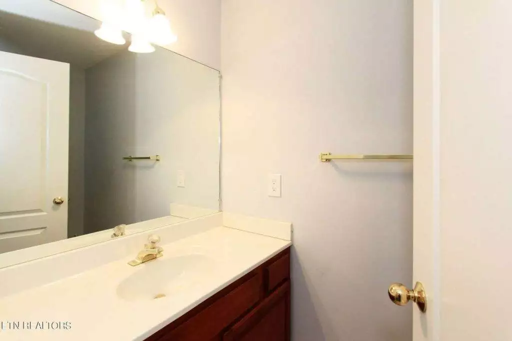 512-Riverfront-4316055828