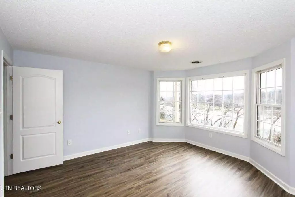 512-Riverfront-4346147538