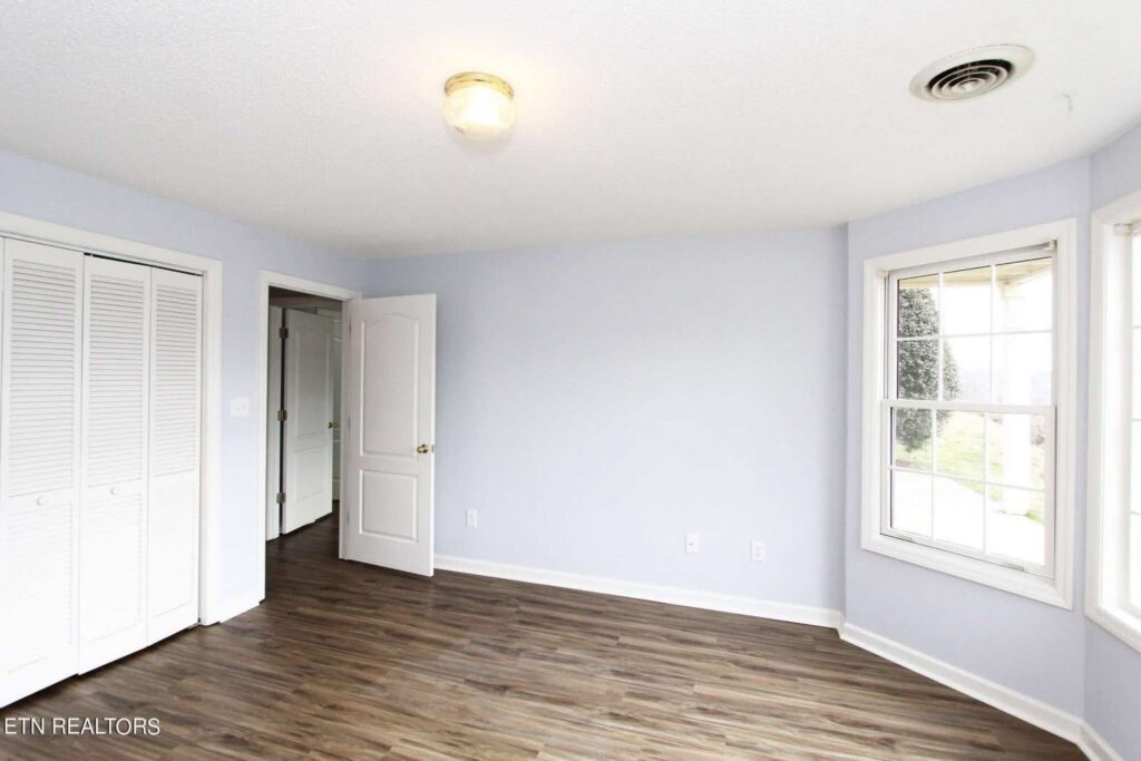 512-Riverfront-4348711333