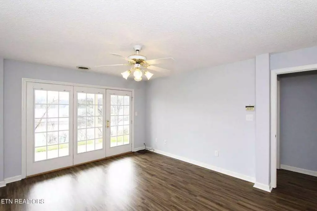 512-Riverfront-4356784846