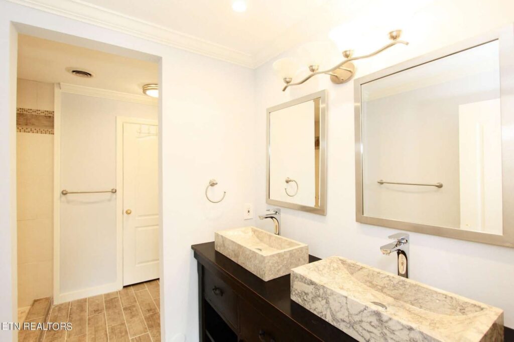 512-Riverfront-4404281827