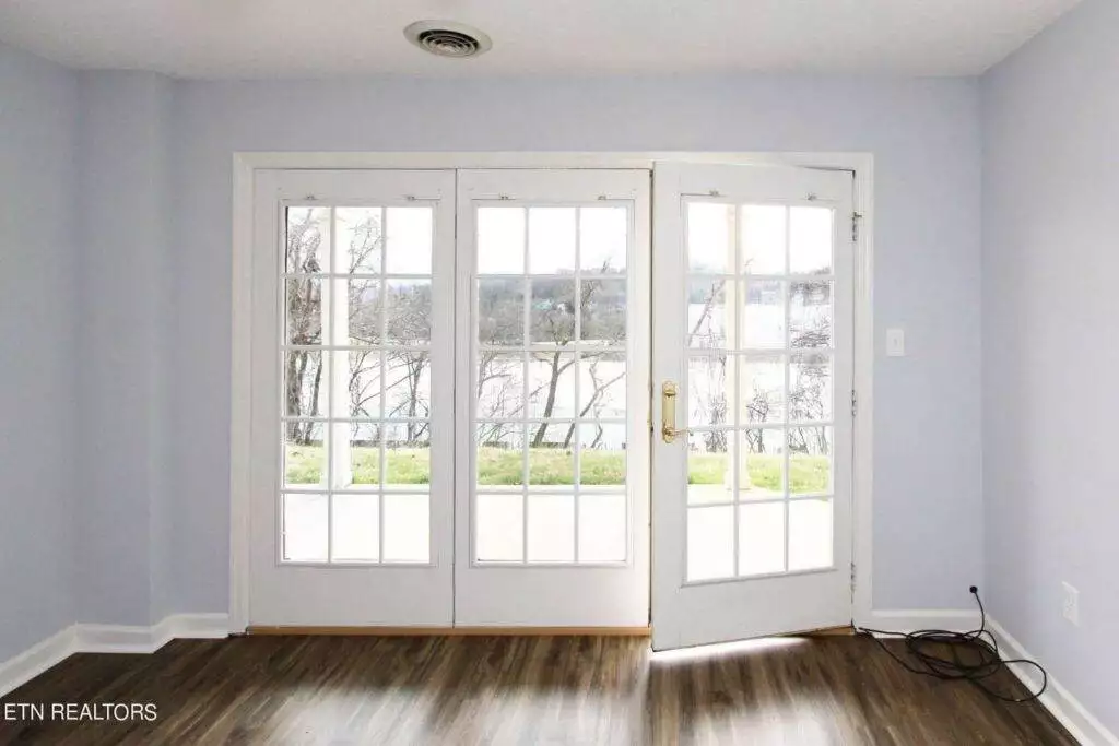 512-Riverfront-4414108479
