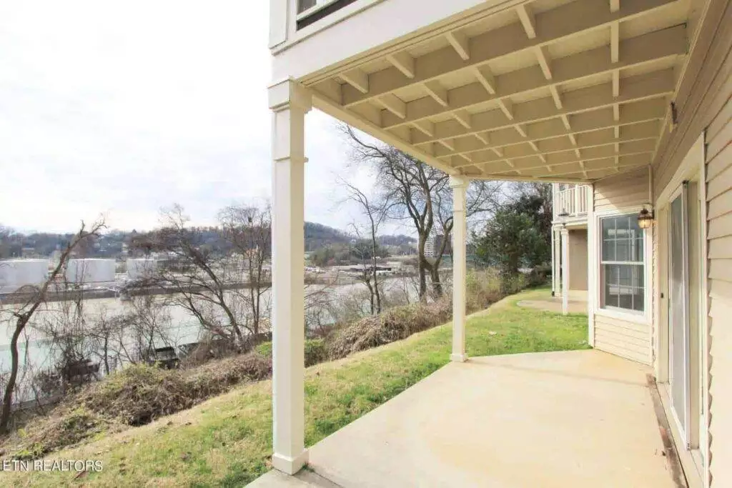 512-Riverfront-4420689196