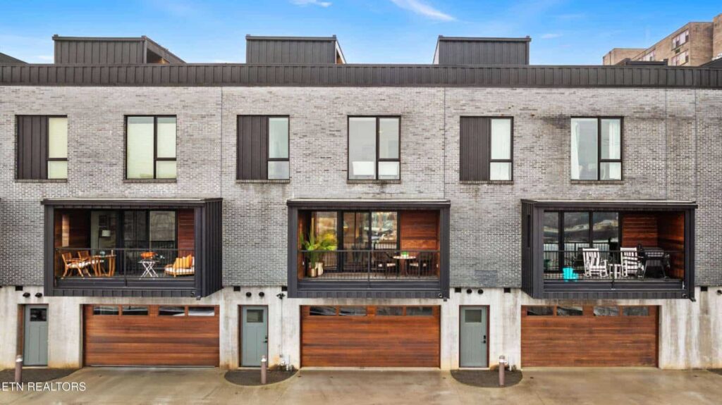 525-City-House-31