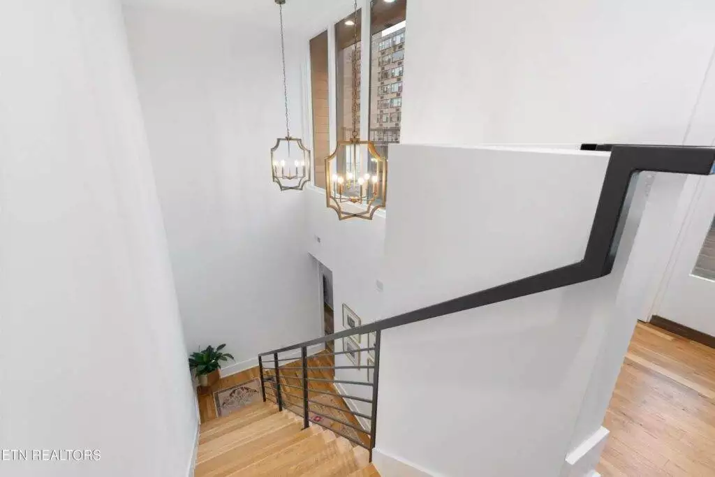 525-City-House-44