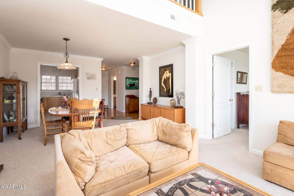 526-Riverfront-Way-2200627302