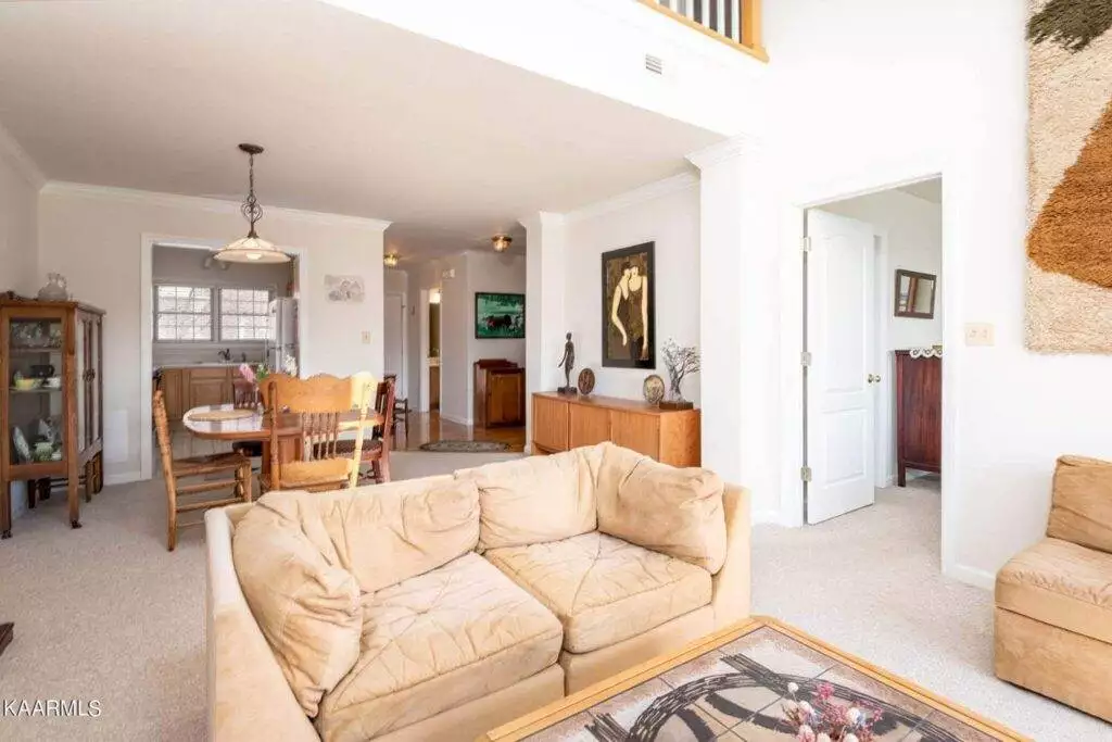 526-Riverfront-Way-2200627302