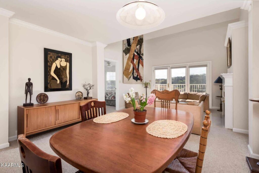 526-Riverfront-Way-2214251407