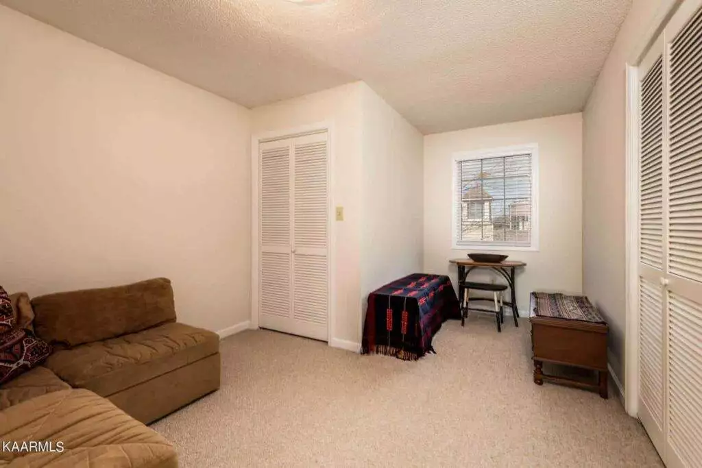 526-Riverfront-Way-2306135806