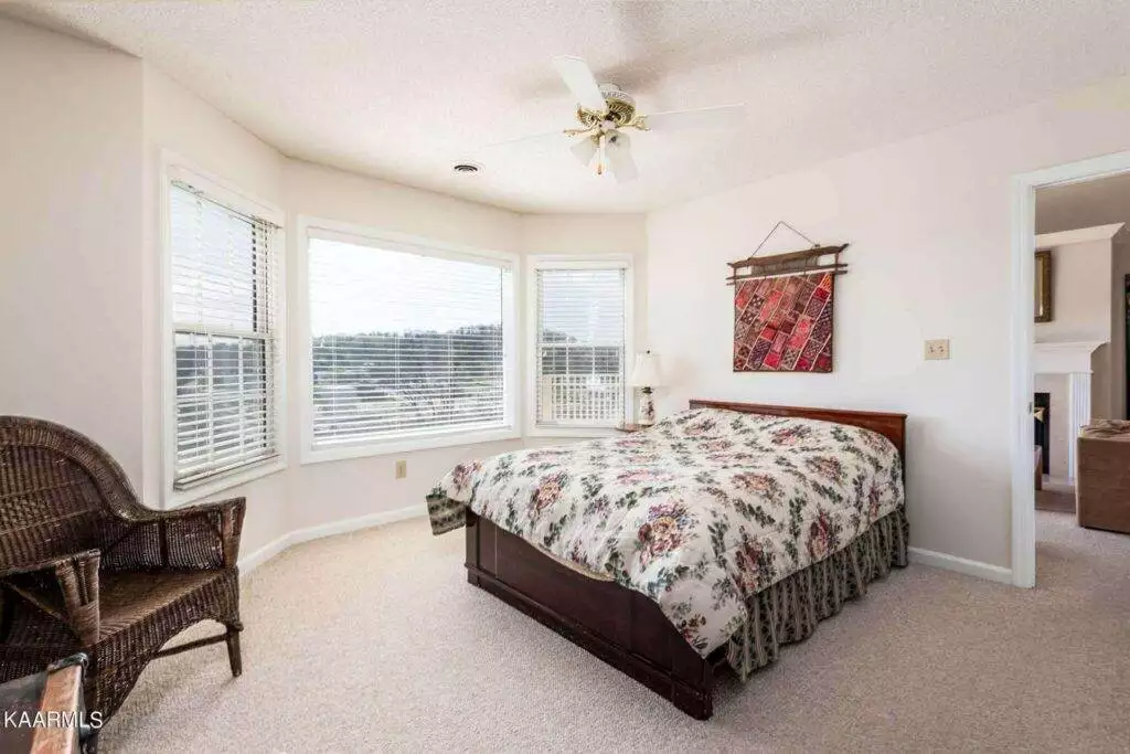 526-Riverfront-Way-2648654015