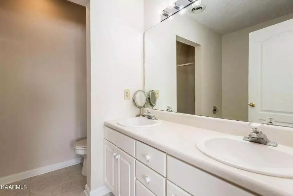 526-Riverfront-Way-2654471762