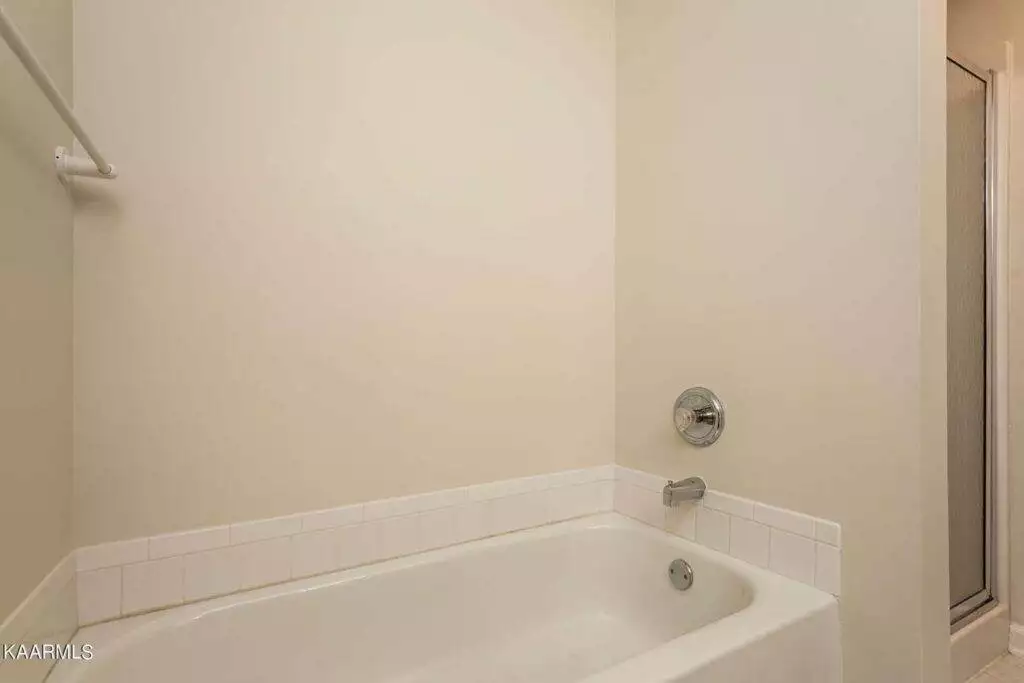 526-Riverfront-Way-2659039931