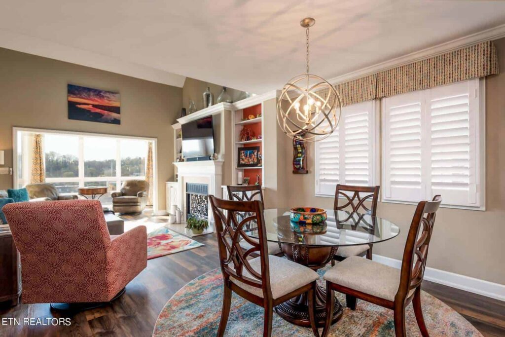 550-Riverfront-182241270743
