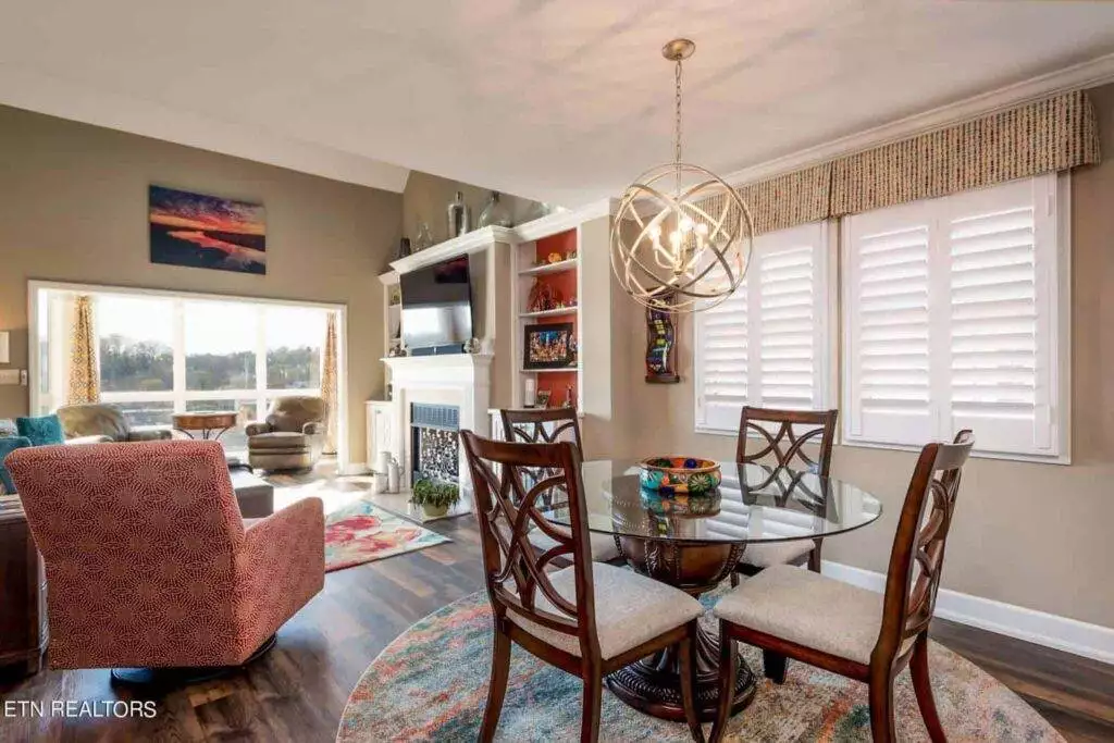 550-Riverfront-182241270743