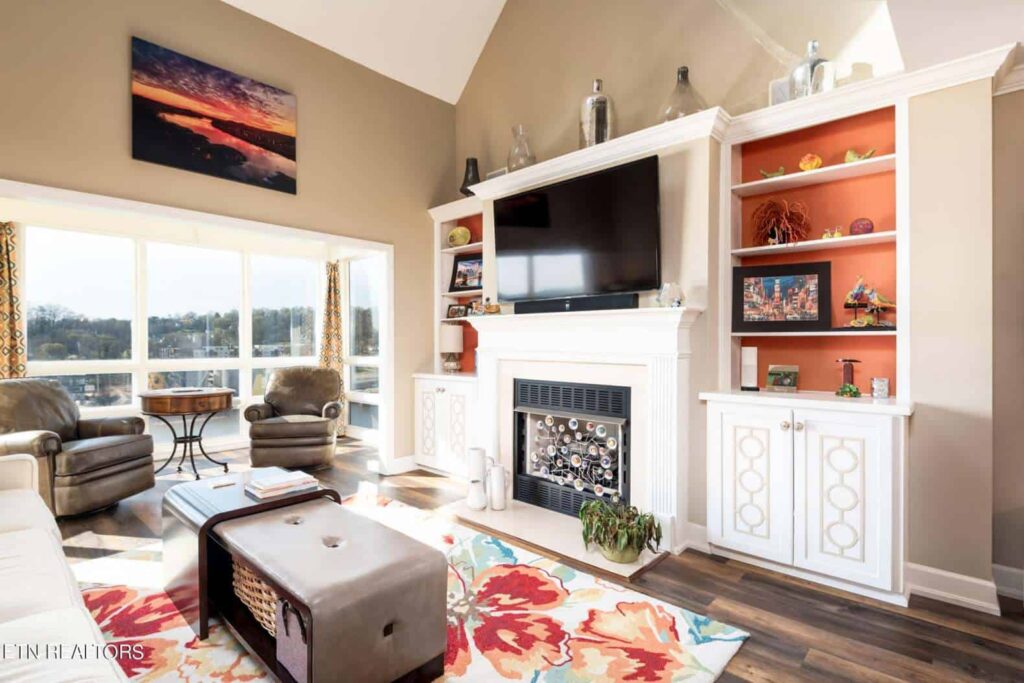 550-Riverfront-182245542422