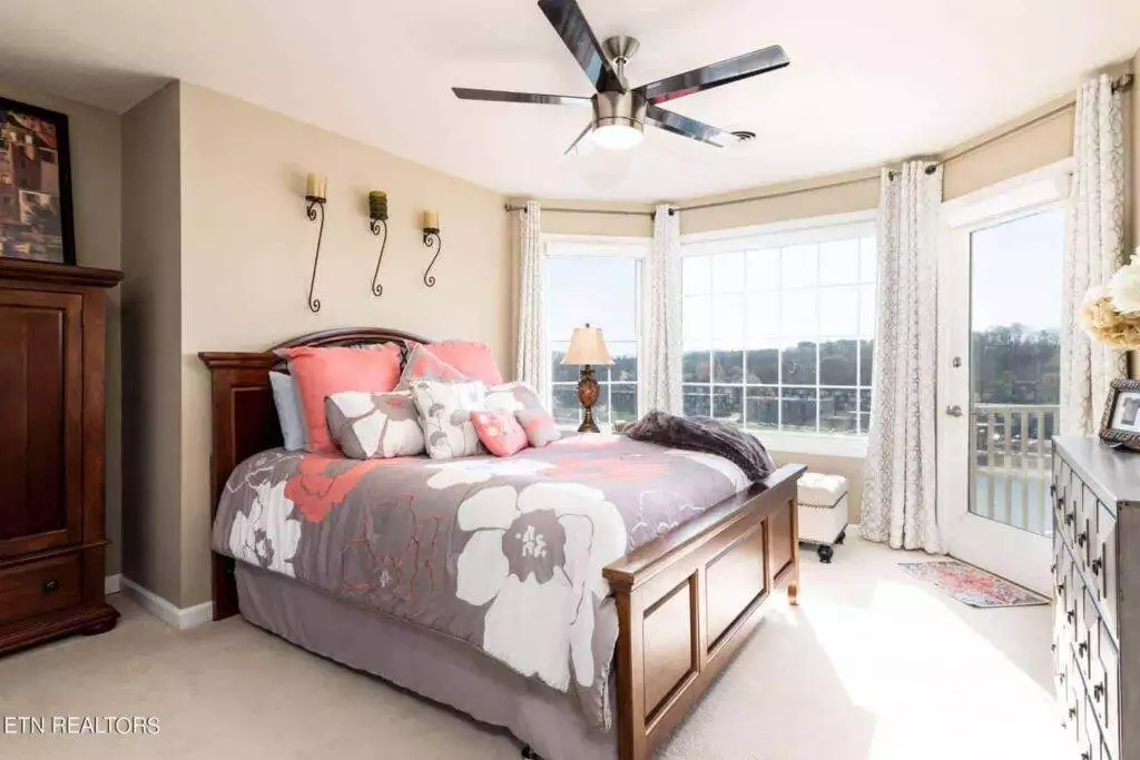 550-Riverfront-182333341737