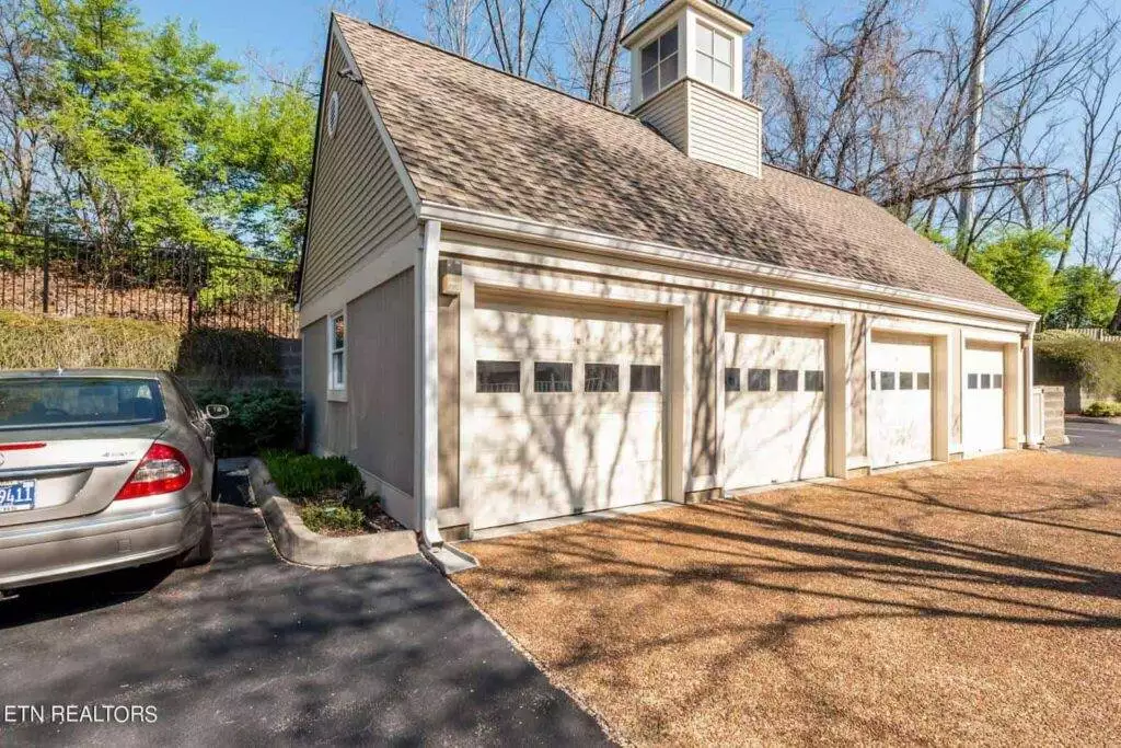 550-Riverfront-182346174464