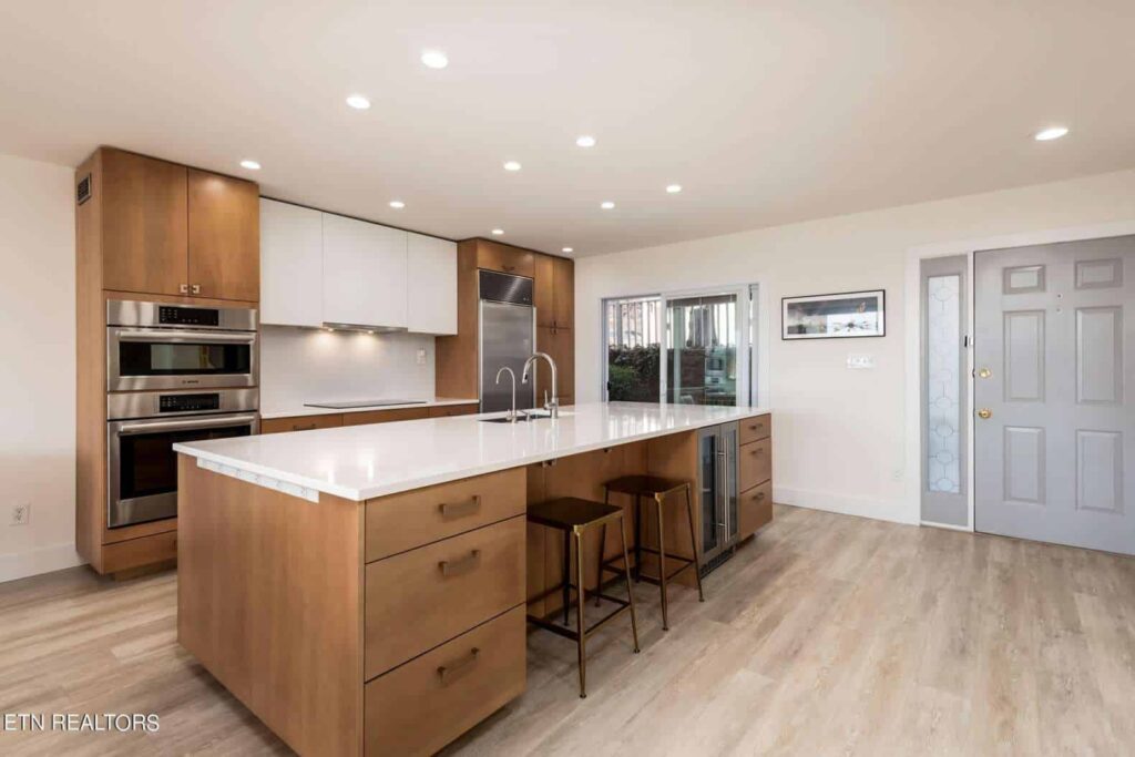 556-Riverfront-225441273