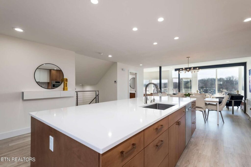 556-Riverfront-230468987