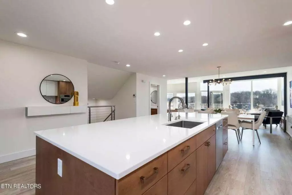 556-Riverfront-230468987