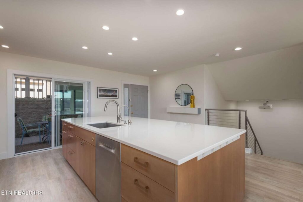 556-Riverfront-238483744