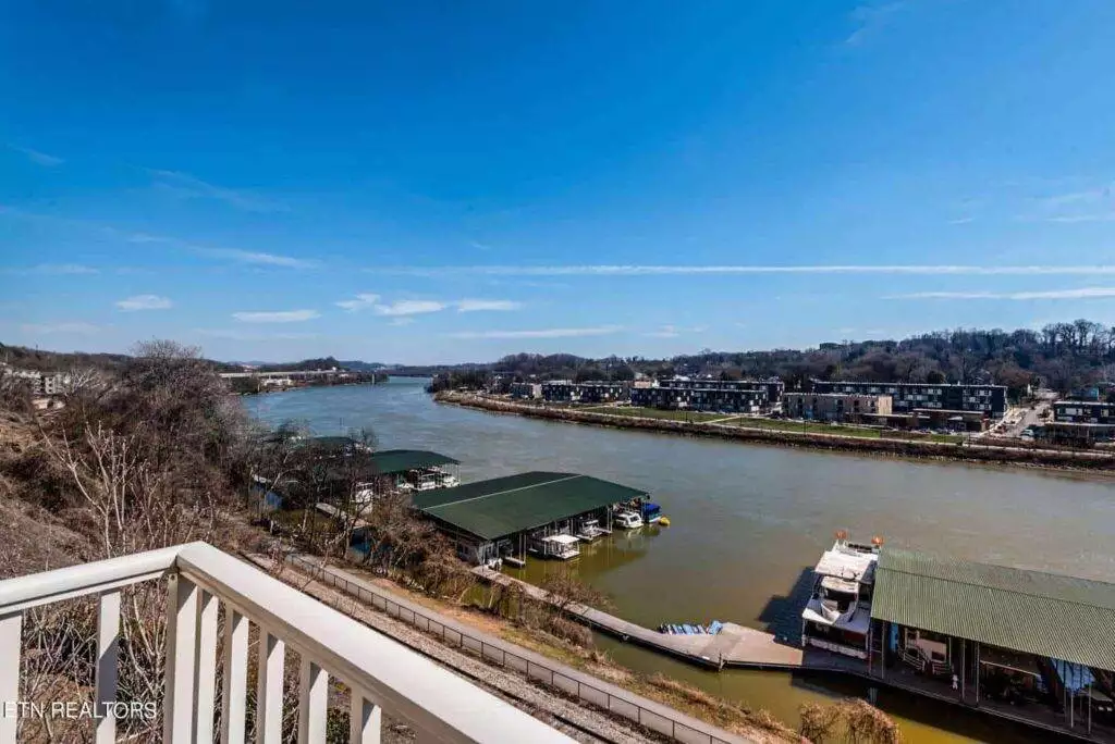 556-Riverfront-306820146