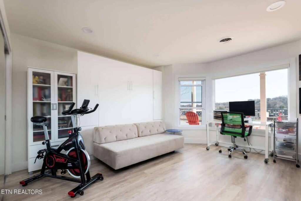 556-Riverfront-326109339