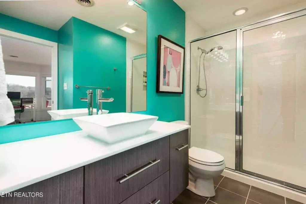 556-Riverfront-328653077