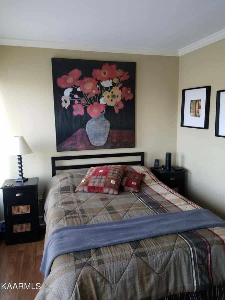 607-Kendrick-Place-3048175623