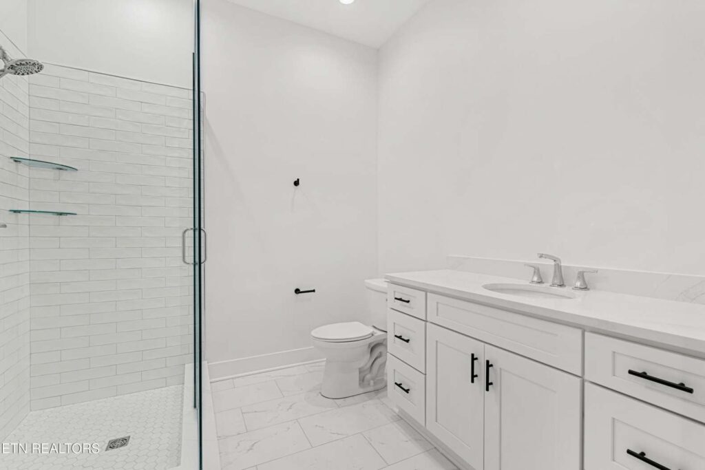 Century-204-044266867