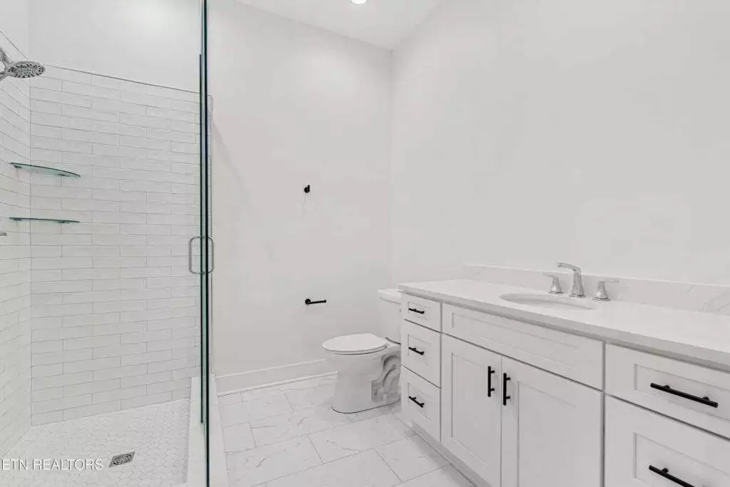 Century-204-044266867